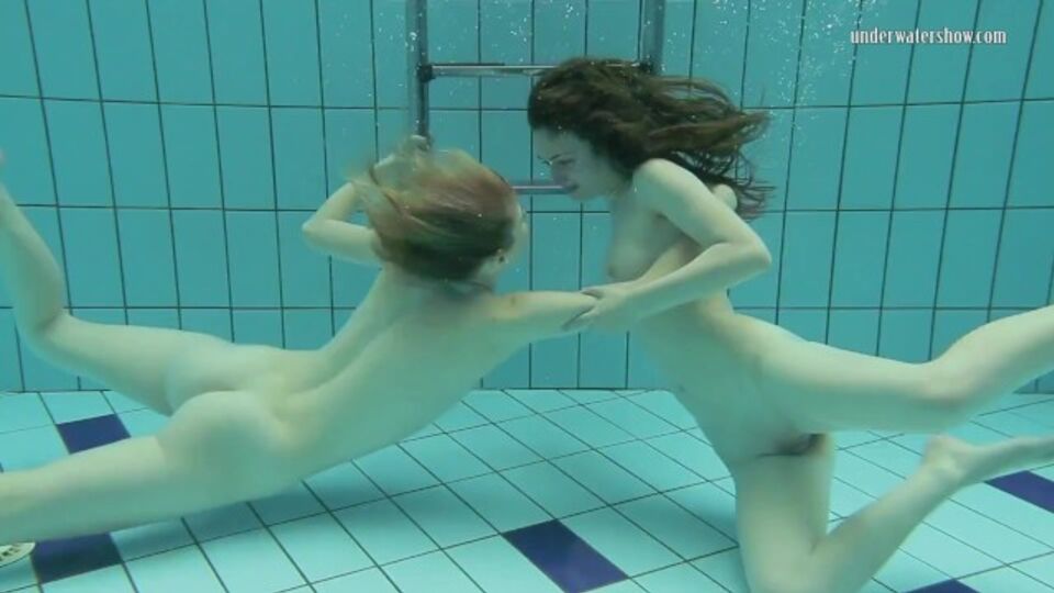 रहस्य  Nastya - छोटे स्तन चलचित्र - Underwater Show