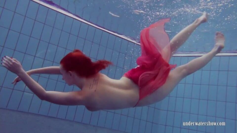 Geniale Katrin - sesso adolescente - Underwater Show