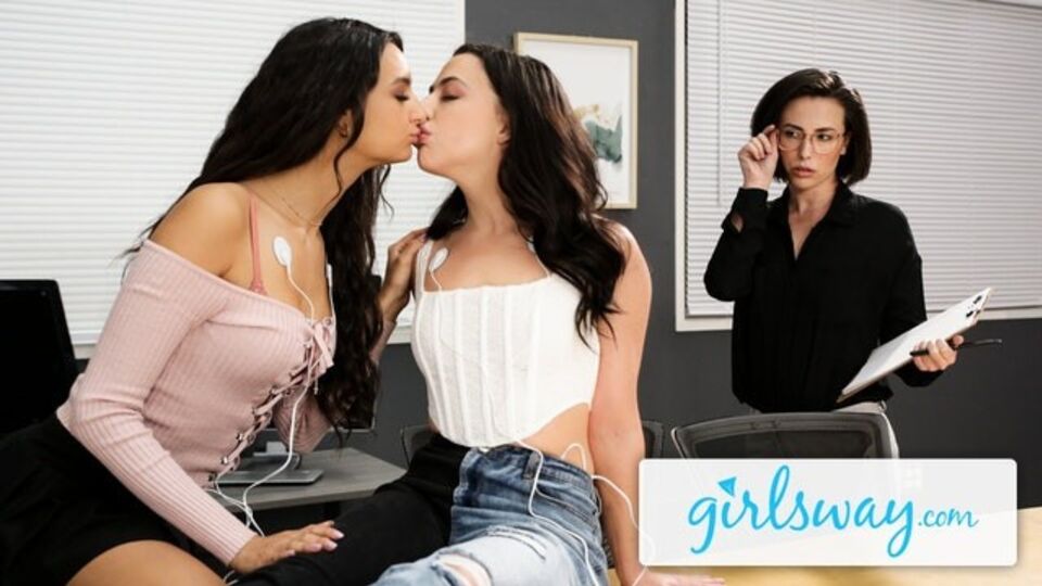 Casey Calvert und Whitney Wright in Lesbisch Sexfilm von Girls Way