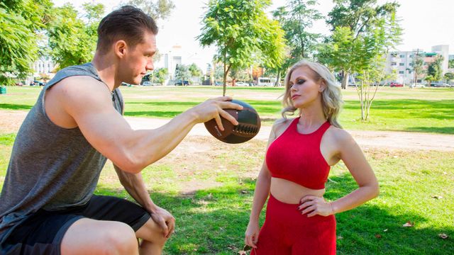 Casca Akashova in Lange Haare Porno von Big Cock Bully