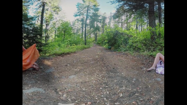 Regardez séquence de la souriante minette