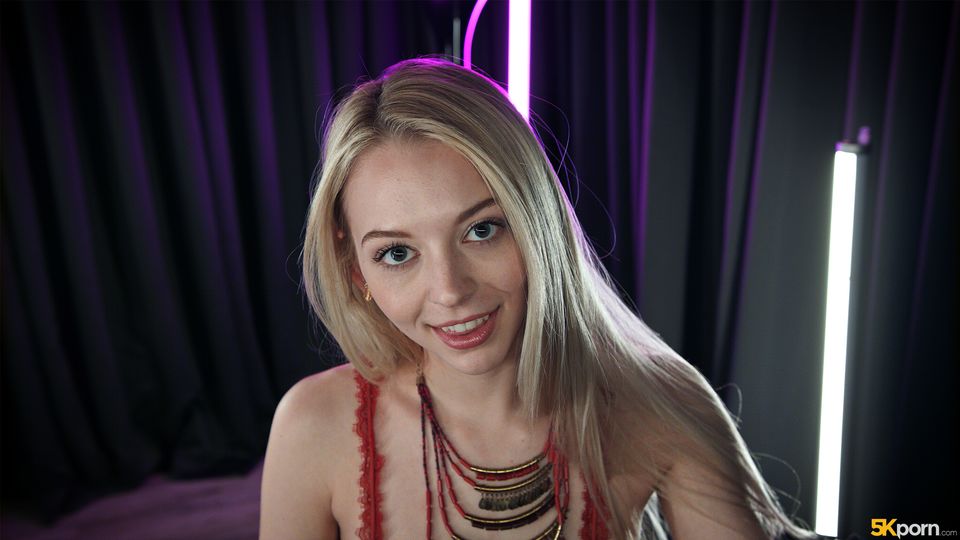 Lily Larimar in Rasiert XXX-Clip von 5K Porn