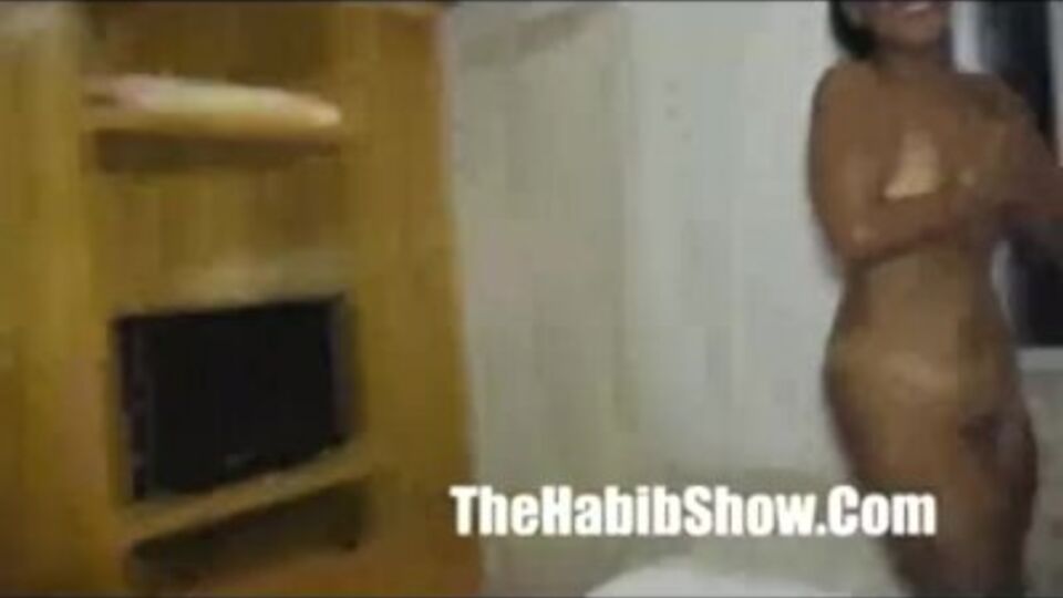 Sirene in Schwarz Clip von The Habib Show