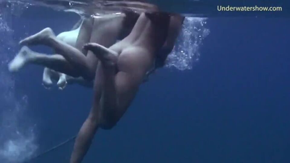 Underwater video with beauteous lassie from Underwater Show