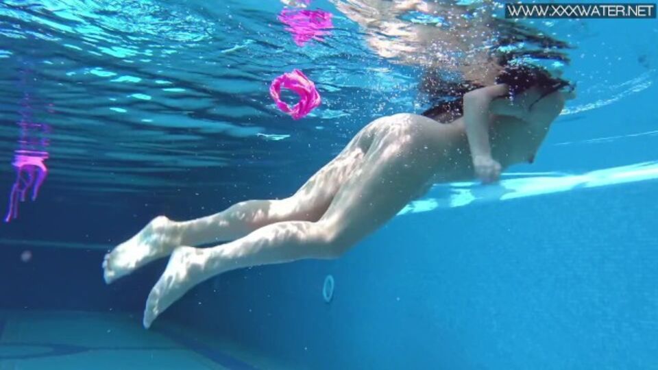 Streghetta Jessica Lincoln - video bagno - Underwater Show