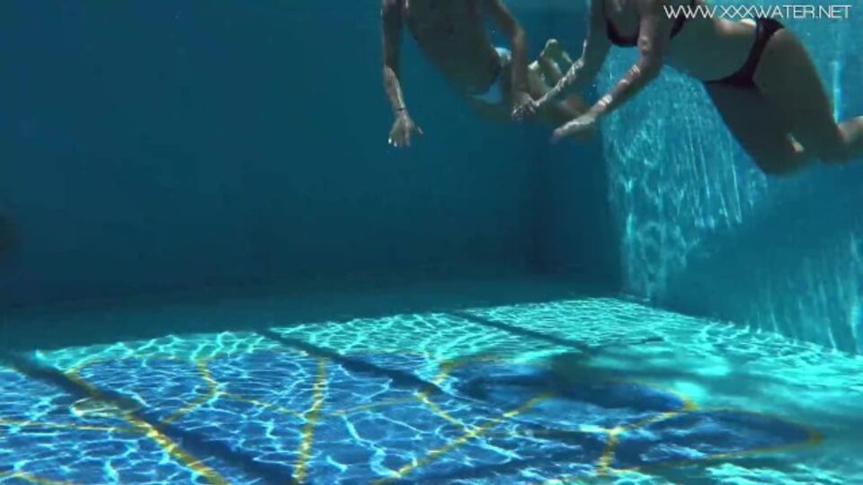 Accigliente Jessica Lincoln - scena piscina - Underwater Show