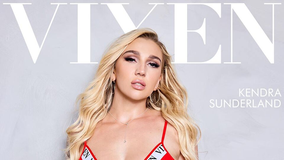 Supreendente Kendra Sunderland - de quatro trailer - Vixen