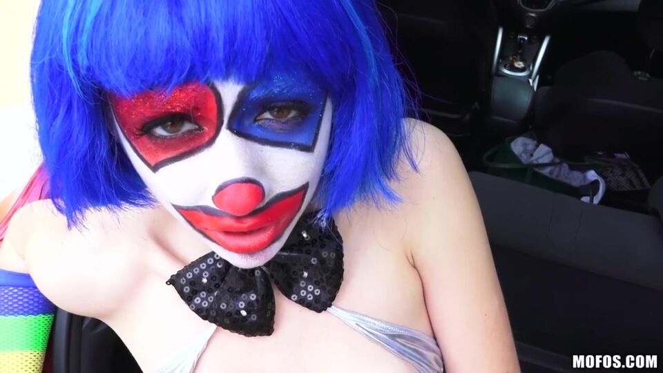 Consummate Mikayla's clown porn