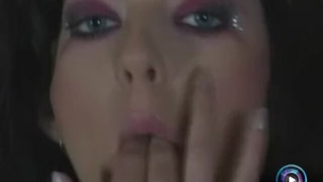 Only 3X presenta acción con las estrella porno de Angela Winter