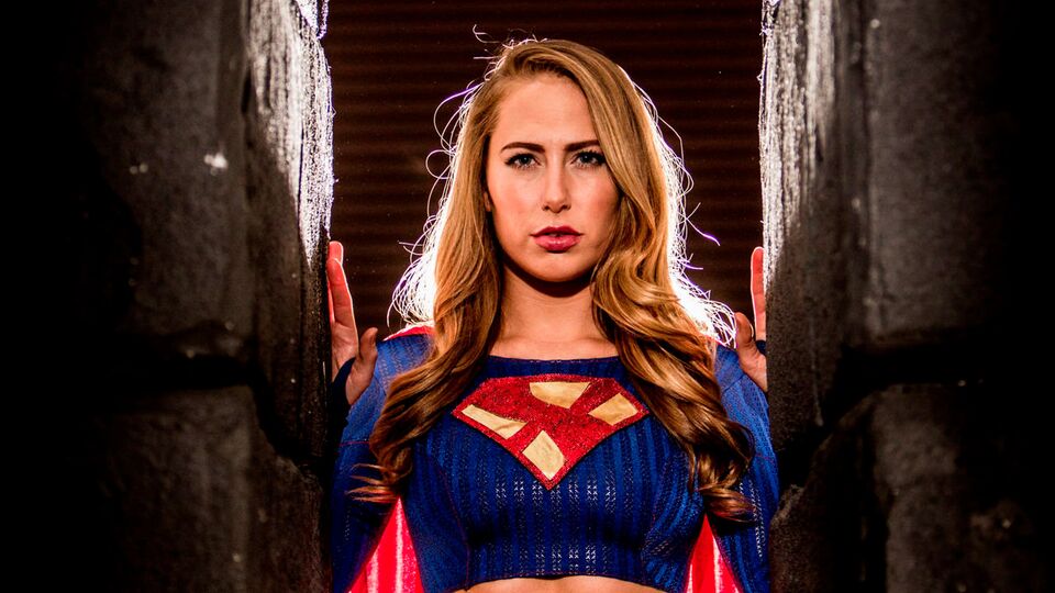 Wicked Pictures presenta riprese uniforme con Carter Cruise