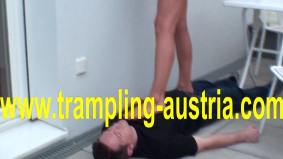 Princess Paris and Lady's feet video by Trampling Austria