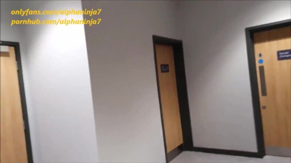 Porno con la provocadora alphaninja7 con gimnasio de Verified Amateurs