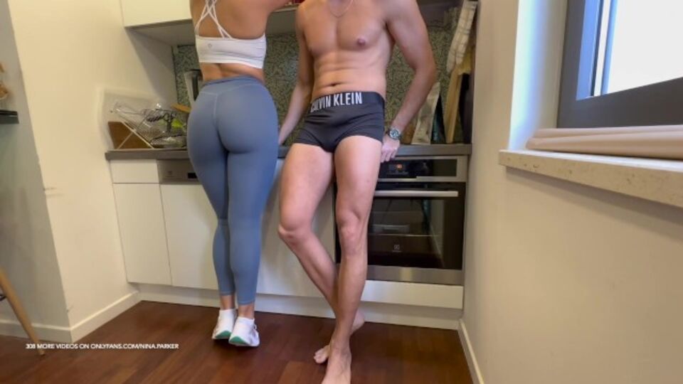 Clip de hembras con NinaParker