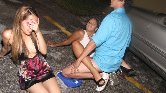 Acción de depilada protagonizado por la fascinante Hope