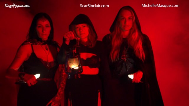 Watch magical SexyHippies's scene