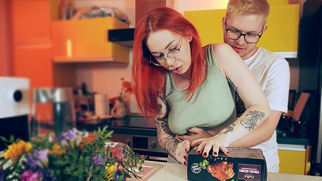 सुंदरी  Toma Mur - कुत्ता शैली फुटेज - Verified Amateurs