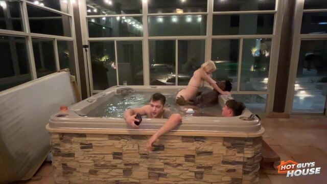 Fina Ellie Smoke - loira delícia - Hot Guys Fuck