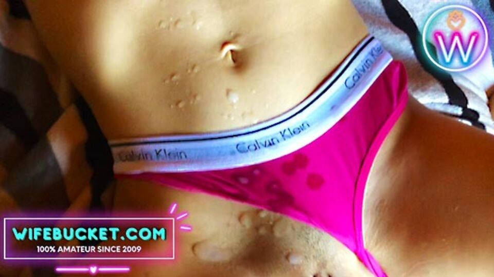 Acompañante en pornografía de pareja amateur de Wife Bucket