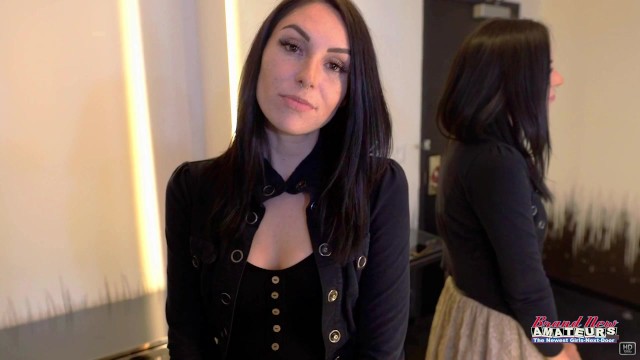 La sabrosa Ashley Wolf - contenido de juguetes - Brand New Amateurs