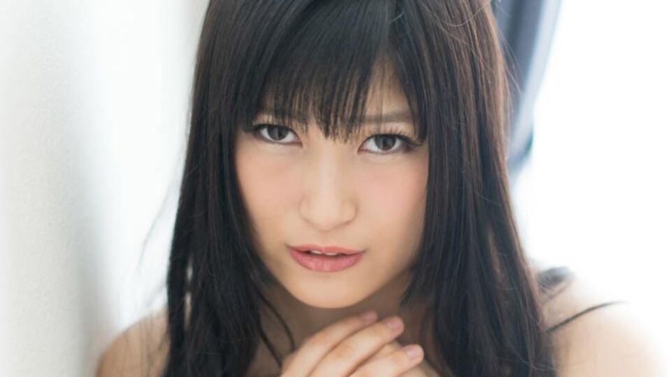 La fantastique Haruka Manabe en vedette dans sexe cheveux courts