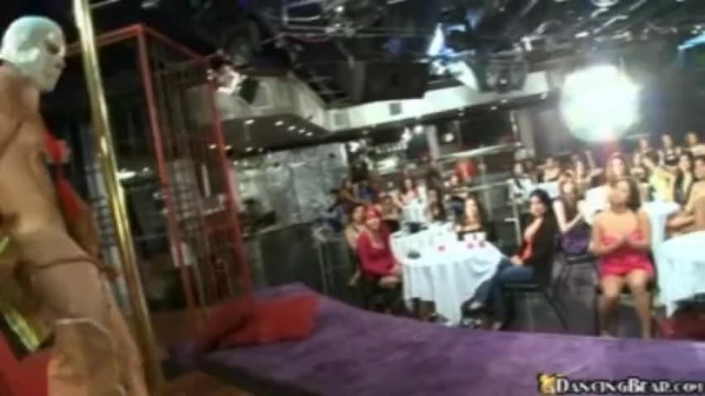 Aristocratica Ka Lee e Ashley Marie in azione sborra