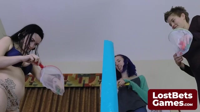 Sirigaita em fetiche filme no Lost Bets Games