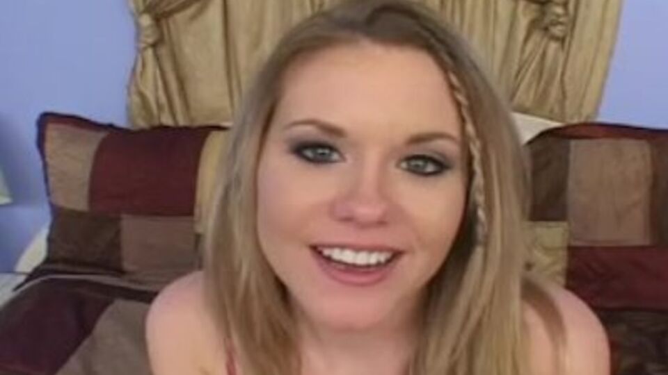 Adelanto de pechos pequeños protagonizado por la peluda Alissa y Tee Reel
