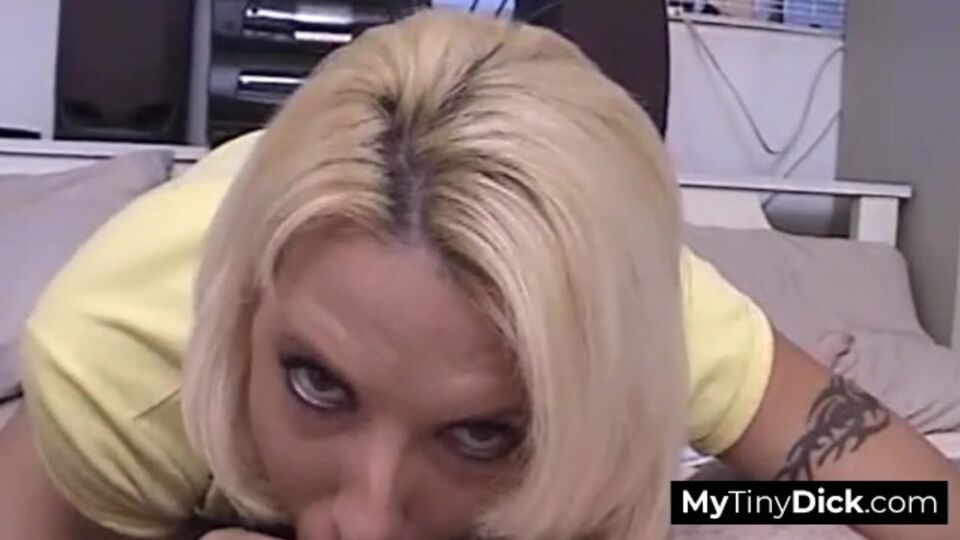 Senhora em punhetas vídeo no My Tiny Dick