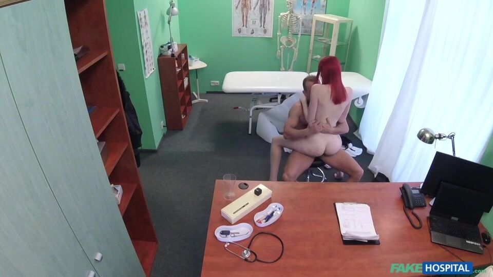 Mira escena con la ágil zorra