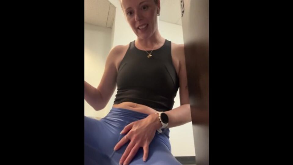 Biegsame Nadia Foxx in Masturbation XXX