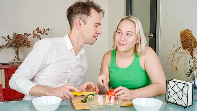 Avrora Murai in film pompino di Club Sweethearts