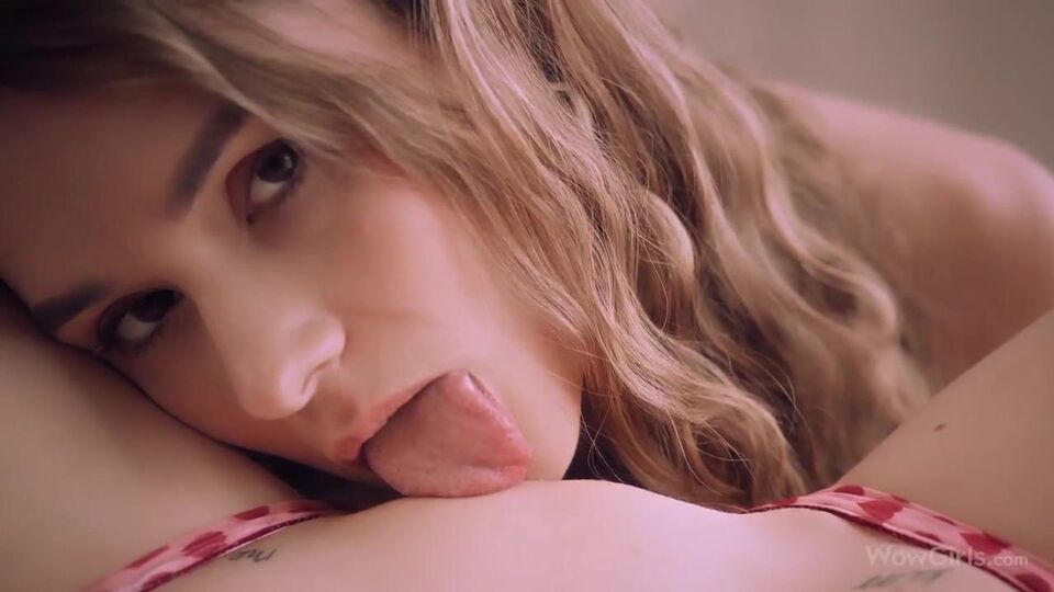WOW Girls - Tirando a roupa filmagem