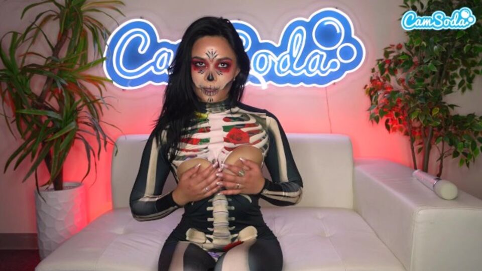 Tráiler de estrella porno protagonizado por la lasciva Scarlett Alexis