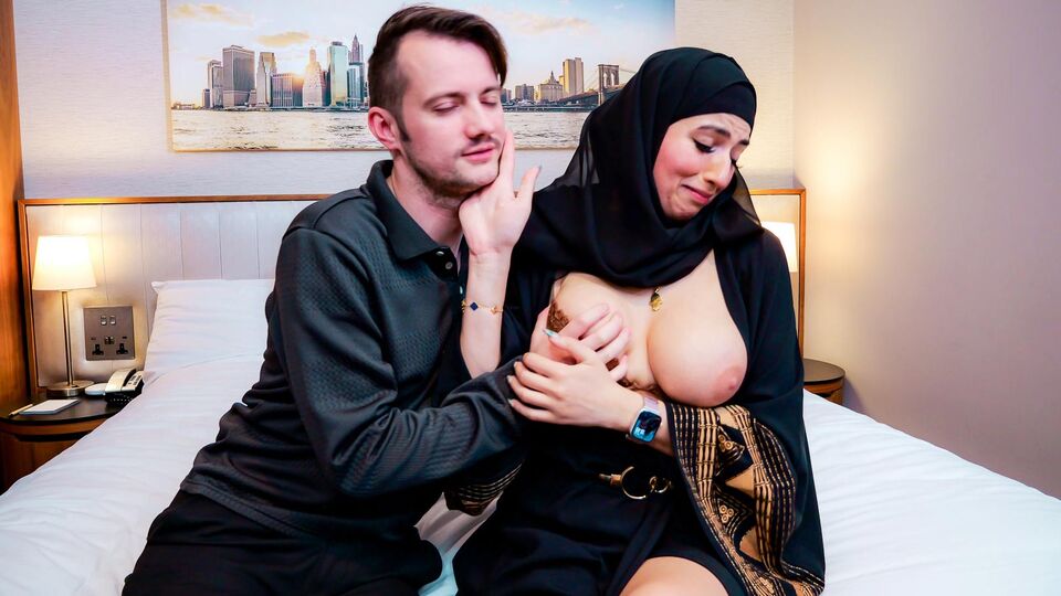 Aaliyah Yasin en toma de árabe de Hijab Mylfs