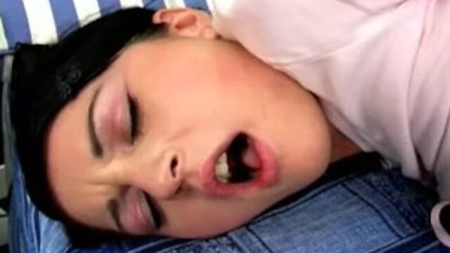 Kings Of Fetish Big Boobs प्रस्तुत करता है बेबी डॉल का सही शरीर क्लिप