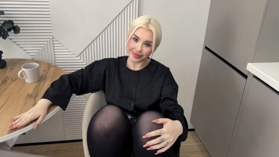 Blondessa en acción de pareja amateur de Verified Amateurs