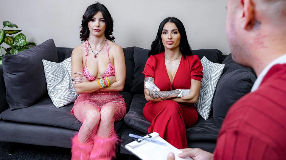 Clip de jovencitas con Melody y Asteria