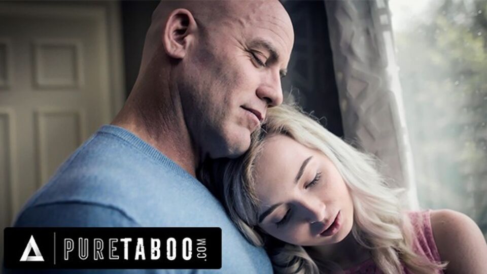 Contenido con la impecable Derrick Pierce y Lexi Lore con hardcore de Pure Taboo