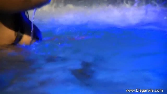 Belíssima em oral ação no Eleganxia