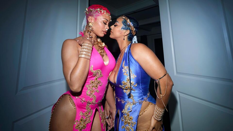 Mira acción con la sensual Jasamine Banks y Ms Sapphire