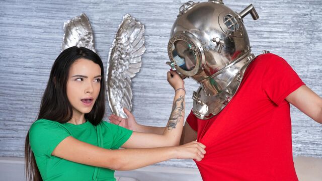 Ohana Petite in videata pompino di Step Siblings Caught