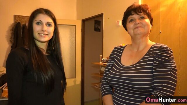 अथक  SandraG और Brigita - मुंडा चलचित्र - OmaHotel