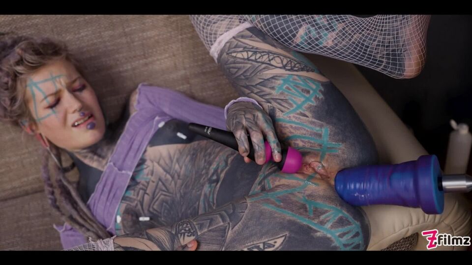 Adelanto con la alucinante Anuskatzz y Lily Lu con Cabello castaño de z-filmz-originals