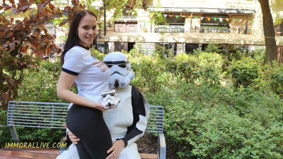 Toma de tetas gigantes protagonizado por la glamorosa Porno Dan y Jennifer Mendez