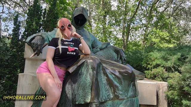 Immoral Family - vídeo de tatuada