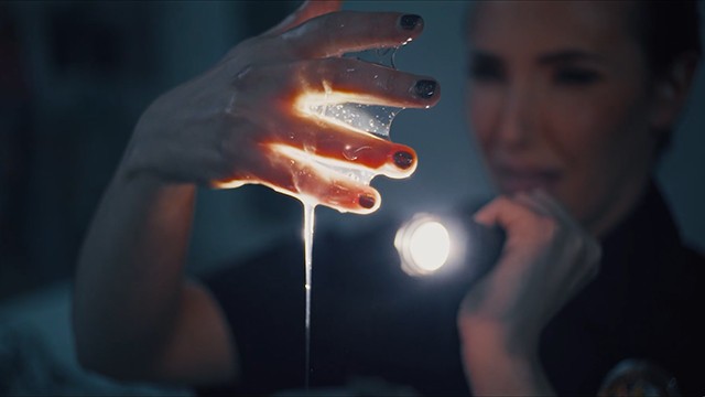 Videata pompino con affascinante Casey Calvert e Cherry Kiss di Futanari