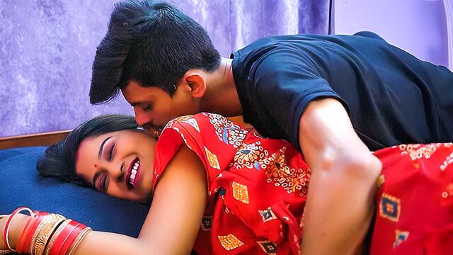 Video curvy con allettante Noname di Desi Bang