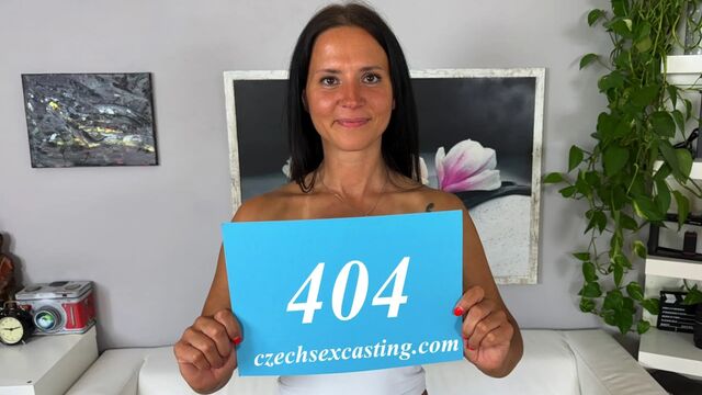 Explosive Moly 30's brunette smut