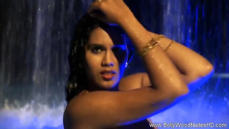 Xxx con la atrevida conejita con madre de Bollywood Nudes HD