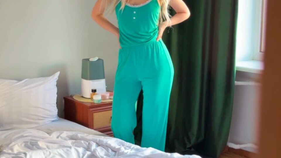 Verified Amateurs presenta vídeo con las frotando coños de WOW LOVE